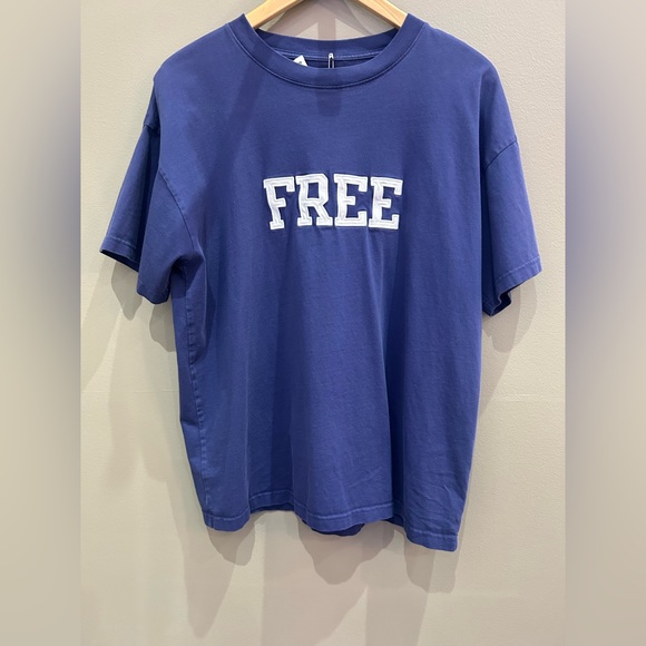 Balenciaga Wardrobe Unisex Wide Fit Free Tee - Size Medium - Picture 1 of 2